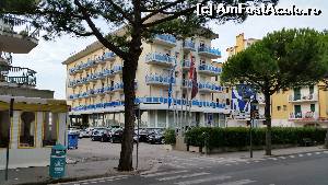 [P02] Hotelul văzut din Via Altinate.  » foto by mauricius*
 - 
<span class="allrVoted glyphicon glyphicon-heart hidden" id="av552235"></span>
<a class="m-l-10 hidden" id="sv552235" onclick="voting_Foto_DelVot(,552235,9065)" role="button">șterge vot <span class="glyphicon glyphicon-remove"></span></a>
<a id="v9552235" class=" c-red"  onclick="voting_Foto_SetVot(552235)" role="button"><span class="glyphicon glyphicon-heart-empty"></span> <b>LIKE</b> = Votează poza</a> <img class="hidden"  id="f552235W9" src="/imagini/loader.gif" border="0" /><span class="AjErrMes hidden" id="e552235ErM"></span>