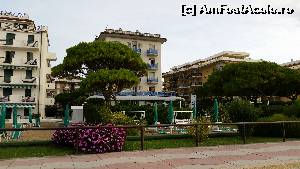 [P04] Hotelul văzut de pe plajă. Observați cât de curată este promenada.  » foto by mauricius*
 - 
<span class="allrVoted glyphicon glyphicon-heart hidden" id="av552238"></span>
<a class="m-l-10 hidden" id="sv552238" onclick="voting_Foto_DelVot(,552238,9065)" role="button">șterge vot <span class="glyphicon glyphicon-remove"></span></a>
<a id="v9552238" class=" c-red"  onclick="voting_Foto_SetVot(552238)" role="button"><span class="glyphicon glyphicon-heart-empty"></span> <b>LIKE</b> = Votează poza</a> <img class="hidden"  id="f552238W9" src="/imagini/loader.gif" border="0" /><span class="AjErrMes hidden" id="e552238ErM"></span>