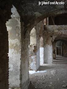 [P43] culoar in cladirea principala » foto by libertango
 - 
<span class="allrVoted glyphicon glyphicon-heart hidden" id="av207782"></span>
<a class="m-l-10 hidden" id="sv207782" onclick="voting_Foto_DelVot(,207782,9088)" role="button">șterge vot <span class="glyphicon glyphicon-remove"></span></a>
<a id="v9207782" class=" c-red"  onclick="voting_Foto_SetVot(207782)" role="button"><span class="glyphicon glyphicon-heart-empty"></span> <b>LIKE</b> = Votează poza</a> <img class="hidden"  id="f207782W9" src="/imagini/loader.gif" border="0" /><span class="AjErrMes hidden" id="e207782ErM"></span>