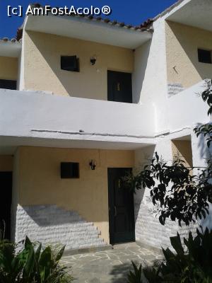 [P02] Village Mare - recomandabil, dacă eşti bine informat. Cam aşa arată corpurile vechi din spate. Balcoanele sunt pe partea celaltă, cu vedere la mare.  » foto by bogumil
 - 
<span class="allrVoted glyphicon glyphicon-heart hidden" id="av732080"></span>
<a class="m-l-10 hidden" id="sv732080" onclick="voting_Foto_DelVot(,732080,9103)" role="button">șterge vot <span class="glyphicon glyphicon-remove"></span></a>
<a id="v9732080" class=" c-red"  onclick="voting_Foto_SetVot(732080)" role="button"><span class="glyphicon glyphicon-heart-empty"></span> <b>LIKE</b> = Votează poza</a> <img class="hidden"  id="f732080W9" src="/imagini/loader.gif" border="0" /><span class="AjErrMes hidden" id="e732080ErM"></span>