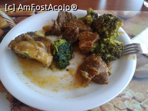 [P36] Village Mare - recomandabil, dacă eşti bine informat. O farfurie cu brocoli, carne de pui şi porc. Chiar aşa, nu ai ce mânca?  » foto by bogumil
 - 
<span class="allrVoted glyphicon glyphicon-heart hidden" id="av732114"></span>
<a class="m-l-10 hidden" id="sv732114" onclick="voting_Foto_DelVot(,732114,9103)" role="button">șterge vot <span class="glyphicon glyphicon-remove"></span></a>
<a id="v9732114" class=" c-red"  onclick="voting_Foto_SetVot(732114)" role="button"><span class="glyphicon glyphicon-heart-empty"></span> <b>LIKE</b> = Votează poza</a> <img class="hidden"  id="f732114W9" src="/imagini/loader.gif" border="0" /><span class="AjErrMes hidden" id="e732114ErM"></span>