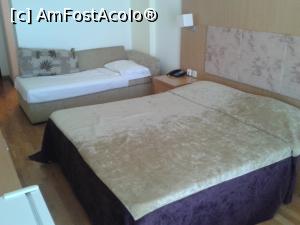 [P04] Village Mare - recomandabil, dacă eşti bine informat. Camera dublă standard, cu canapea.  » foto by bogumil
 - 
<span class="allrVoted glyphicon glyphicon-heart hidden" id="av732082"></span>
<a class="m-l-10 hidden" id="sv732082" onclick="voting_Foto_DelVot(,732082,9103)" role="button">șterge vot <span class="glyphicon glyphicon-remove"></span></a>
<a id="v9732082" class=" c-red"  onclick="voting_Foto_SetVot(732082)" role="button"><span class="glyphicon glyphicon-heart-empty"></span> <b>LIKE</b> = Votează poza</a> <img class="hidden"  id="f732082W9" src="/imagini/loader.gif" border="0" /><span class="AjErrMes hidden" id="e732082ErM"></span>