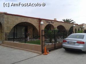 [P46] Village Mare - recomandabil, dacă eşti bine informat. Intrarea văzută dinspre stradă.  » foto by bogumil
 - 
<span class="allrVoted glyphicon glyphicon-heart hidden" id="av732124"></span>
<a class="m-l-10 hidden" id="sv732124" onclick="voting_Foto_DelVot(,732124,9103)" role="button">șterge vot <span class="glyphicon glyphicon-remove"></span></a>
<a id="v9732124" class=" c-red"  onclick="voting_Foto_SetVot(732124)" role="button"><span class="glyphicon glyphicon-heart-empty"></span> <b>LIKE</b> = Votează poza</a> <img class="hidden"  id="f732124W9" src="/imagini/loader.gif" border="0" /><span class="AjErrMes hidden" id="e732124ErM"></span>