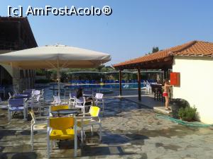 [P63] Village Mare - recomandabil, dacă eşti bine informat.  » foto by bogumil
 - 
<span class="allrVoted glyphicon glyphicon-heart hidden" id="av732141"></span>
<a class="m-l-10 hidden" id="sv732141" onclick="voting_Foto_DelVot(,732141,9103)" role="button">șterge vot <span class="glyphicon glyphicon-remove"></span></a>
<a id="v9732141" class=" c-red"  onclick="voting_Foto_SetVot(732141)" role="button"><span class="glyphicon glyphicon-heart-empty"></span> <b>LIKE</b> = Votează poza</a> <img class="hidden"  id="f732141W9" src="/imagini/loader.gif" border="0" /><span class="AjErrMes hidden" id="e732141ErM"></span>