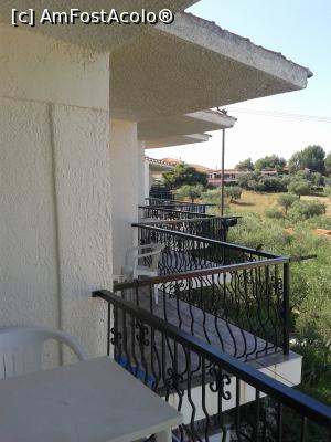 [P09] Village Mare - recomandabil, dacă eşti bine informat. Vedere din balcon, corpurile vechi.  » foto by bogumil
 - 
<span class="allrVoted glyphicon glyphicon-heart hidden" id="av732087"></span>
<a class="m-l-10 hidden" id="sv732087" onclick="voting_Foto_DelVot(,732087,9103)" role="button">șterge vot <span class="glyphicon glyphicon-remove"></span></a>
<a id="v9732087" class=" c-red"  onclick="voting_Foto_SetVot(732087)" role="button"><span class="glyphicon glyphicon-heart-empty"></span> <b>LIKE</b> = Votează poza</a> <img class="hidden"  id="f732087W9" src="/imagini/loader.gif" border="0" /><span class="AjErrMes hidden" id="e732087ErM"></span>