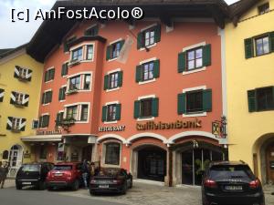 [P45] Kitz - Nu m-am putut abtine, un sediu de banca, doua masini Porsche (nu au fost singurele vazute) asa ca va dati seama de renumele statiunii.  » foto by mishu
 - 
<span class="allrVoted glyphicon glyphicon-heart hidden" id="av1040682"></span>
<a class="m-l-10 hidden" id="sv1040682" onclick="voting_Foto_DelVot(,1040682,9111)" role="button">șterge vot <span class="glyphicon glyphicon-remove"></span></a>
<a id="v91040682" class=" c-red"  onclick="voting_Foto_SetVot(1040682)" role="button"><span class="glyphicon glyphicon-heart-empty"></span> <b>LIKE</b> = Votează poza</a> <img class="hidden"  id="f1040682W9" src="/imagini/loader.gif" border="0" /><span class="AjErrMes hidden" id="e1040682ErM"></span>