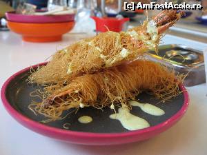 [P14] Arata minunat, nu? Proaspeti, plin de gust si aratosi. Daca decideti sa intrati intr-o locatie Yo Sushi, nu ezitati sa cereti o portie de Hairy Prawns (Atentie! Produsele facute la comanda au pret diferit fata de cele din meniul obisnuit.) Merita cu prisosinta!  » foto by Cucu Bau
 - 
<span class="allrVoted glyphicon glyphicon-heart hidden" id="av594657"></span>
<a class="m-l-10 hidden" id="sv594657" onclick="voting_Foto_DelVot(,594657,9129)" role="button">șterge vot <span class="glyphicon glyphicon-remove"></span></a>
<a id="v9594657" class=" c-red"  onclick="voting_Foto_SetVot(594657)" role="button"><span class="glyphicon glyphicon-heart-empty"></span> <b>LIKE</b> = Votează poza</a> <img class="hidden"  id="f594657W9" src="/imagini/loader.gif" border="0" /><span class="AjErrMes hidden" id="e594657ErM"></span>