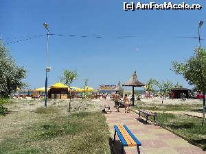 [P03] Holiday Beach 3 stele din Mamaia. Drumul spre plaja.  » foto by vega06
 - 
<span class="allrVoted glyphicon glyphicon-heart hidden" id="av639041"></span>
<a class="m-l-10 hidden" id="sv639041" onclick="voting_Foto_DelVot(,639041,9156)" role="button">șterge vot <span class="glyphicon glyphicon-remove"></span></a>
<a id="v9639041" class=" c-red"  onclick="voting_Foto_SetVot(639041)" role="button"><span class="glyphicon glyphicon-heart-empty"></span> <b>LIKE</b> = Votează poza</a> <img class="hidden"  id="f639041W9" src="/imagini/loader.gif" border="0" /><span class="AjErrMes hidden" id="e639041ErM"></span>