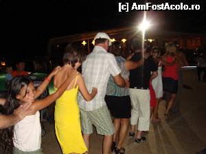 [P15] Seara la piscina. Atmosfera frumoasa, dans si voie buna!  » foto by elga
 - 
<span class="allrVoted glyphicon glyphicon-heart hidden" id="av496080"></span>
<a class="m-l-10 hidden" id="sv496080" onclick="voting_Foto_DelVot(,496080,9158)" role="button">șterge vot <span class="glyphicon glyphicon-remove"></span></a>
<a id="v9496080" class=" c-red"  onclick="voting_Foto_SetVot(496080)" role="button"><span class="glyphicon glyphicon-heart-empty"></span> <b>LIKE</b> = Votează poza</a> <img class="hidden"  id="f496080W9" src="/imagini/loader.gif" border="0" /><span class="AjErrMes hidden" id="e496080ErM"></span>