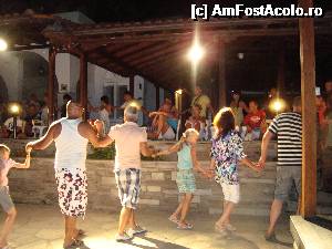 [P26] Seara, petrrecere la barul de la piscina » foto by elga
 - 
<span class="allrVoted glyphicon glyphicon-heart hidden" id="av496091"></span>
<a class="m-l-10 hidden" id="sv496091" onclick="voting_Foto_DelVot(,496091,9158)" role="button">șterge vot <span class="glyphicon glyphicon-remove"></span></a>
<a id="v9496091" class=" c-red"  onclick="voting_Foto_SetVot(496091)" role="button"><span class="glyphicon glyphicon-heart-empty"></span> <b>LIKE</b> = Votează poza</a> <img class="hidden"  id="f496091W9" src="/imagini/loader.gif" border="0" /><span class="AjErrMes hidden" id="e496091ErM"></span>