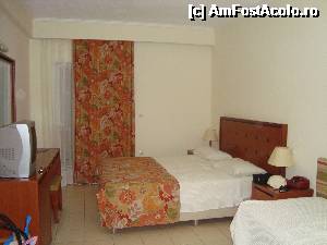 [P03] Camera de hotel (de fapt din vila in care am fost cazati) Draguta, curata, cu televizor, aer conditionat si frigiger » foto by elga
 - 
<span class="allrVoted glyphicon glyphicon-heart hidden" id="av496068"></span>
<a class="m-l-10 hidden" id="sv496068" onclick="voting_Foto_DelVot(,496068,9158)" role="button">șterge vot <span class="glyphicon glyphicon-remove"></span></a>
<a id="v9496068" class=" c-red"  onclick="voting_Foto_SetVot(496068)" role="button"><span class="glyphicon glyphicon-heart-empty"></span> <b>LIKE</b> = Votează poza</a> <img class="hidden"  id="f496068W9" src="/imagini/loader.gif" border="0" /><span class="AjErrMes hidden" id="e496068ErM"></span>