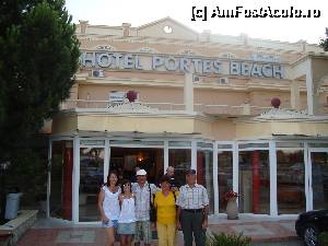 [P05] Intrarea in hotel. Impreuna cu sotul, fiica mea si parintii » foto by elga
 - 
<span class="allrVoted glyphicon glyphicon-heart hidden" id="av496070"></span>
<a class="m-l-10 hidden" id="sv496070" onclick="voting_Foto_DelVot(,496070,9158)" role="button">șterge vot <span class="glyphicon glyphicon-remove"></span></a>
<a id="v9496070" class=" c-red"  onclick="voting_Foto_SetVot(496070)" role="button"><span class="glyphicon glyphicon-heart-empty"></span> <b>LIKE</b> = Votează poza</a> <img class="hidden"  id="f496070W9" src="/imagini/loader.gif" border="0" /><span class="AjErrMes hidden" id="e496070ErM"></span>