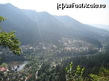[P16] Tuşnadul văzut de pe Stînca Şoimilor. Jos puteţi vedea şi lacul plin de bălării. » foto by Maditu16
 - 
<span class="allrVoted glyphicon glyphicon-heart hidden" id="av212702"></span>
<a class="m-l-10 hidden" id="sv212702" onclick="voting_Foto_DelVot(,212702,9175)" role="button">șterge vot <span class="glyphicon glyphicon-remove"></span></a>
<a id="v9212702" class=" c-red"  onclick="voting_Foto_SetVot(212702)" role="button"><span class="glyphicon glyphicon-heart-empty"></span> <b>LIKE</b> = Votează poza</a> <img class="hidden"  id="f212702W9" src="/imagini/loader.gif" border="0" /><span class="AjErrMes hidden" id="e212702ErM"></span>