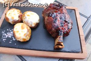 [P10] Suceava, Restaurantul Casa Bucovineană, Ciolan de porc la cuptor cu cartofi copți cu brânză » foto by mprofeanu
 - 
<span class="allrVoted glyphicon glyphicon-heart hidden" id="av1309702"></span>
<a class="m-l-10 hidden" id="sv1309702" onclick="voting_Foto_DelVot(,1309702,9207)" role="button">șterge vot <span class="glyphicon glyphicon-remove"></span></a>
<a id="v91309702" class=" c-red"  onclick="voting_Foto_SetVot(1309702)" role="button"><span class="glyphicon glyphicon-heart-empty"></span> <b>LIKE</b> = Votează poza</a> <img class="hidden"  id="f1309702W9" src="/imagini/loader.gif" border="0" /><span class="AjErrMes hidden" id="e1309702ErM"></span>