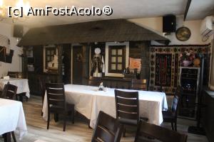 [P17] Suceava, Restaurantul Casa Bucovineană, Salonul tradițional, Fațada unei case cu cerdac » foto by mprofeanu
 - 
<span class="allrVoted glyphicon glyphicon-heart hidden" id="av1309709"></span>
<a class="m-l-10 hidden" id="sv1309709" onclick="voting_Foto_DelVot(,1309709,9207)" role="button">șterge vot <span class="glyphicon glyphicon-remove"></span></a>
<a id="v91309709" class=" c-red"  onclick="voting_Foto_SetVot(1309709)" role="button"><span class="glyphicon glyphicon-heart-empty"></span> <b>LIKE</b> = Votează poza</a> <img class="hidden"  id="f1309709W9" src="/imagini/loader.gif" border="0" /><span class="AjErrMes hidden" id="e1309709ErM"></span>