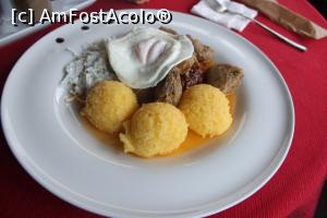 [P04] Suceava, Restaurantul Casa Bucovineană, Tochitură cu mămăliguță .JPG » foto by mprofeanu
 - 
<span class="allrVoted glyphicon glyphicon-heart hidden" id="av1309696"></span>
<a class="m-l-10 hidden" id="sv1309696" onclick="voting_Foto_DelVot(,1309696,9207)" role="button">șterge vot <span class="glyphicon glyphicon-remove"></span></a>
<a id="v91309696" class=" c-red"  onclick="voting_Foto_SetVot(1309696)" role="button"><span class="glyphicon glyphicon-heart-empty"></span> <b>LIKE</b> = Votează poza</a> <img class="hidden"  id="f1309696W9" src="/imagini/loader.gif" border="0" /><span class="AjErrMes hidden" id="e1309696ErM"></span>