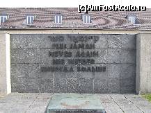 [P51] Memorialul de la Dachau: Inscriptia - declaratie, din fata fostei inchisori » foto by RoF*
 - 
<span class="allrVoted glyphicon glyphicon-heart hidden" id="av377969"></span>
<a class="m-l-10 hidden" id="sv377969" onclick="voting_Foto_DelVot(,377969,9209)" role="button">șterge vot <span class="glyphicon glyphicon-remove"></span></a>
<a id="v9377969" class=" c-red"  onclick="voting_Foto_SetVot(377969)" role="button"><span class="glyphicon glyphicon-heart-empty"></span> <b>LIKE</b> = Votează poza</a> <img class="hidden"  id="f377969W9" src="/imagini/loader.gif" border="0" /><span class="AjErrMes hidden" id="e377969ErM"></span>