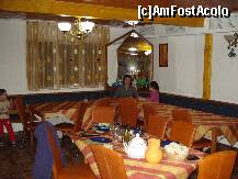 [P07] Sala de masa de la etaj. Un loc foarte spatios cu un coltar imens, loc in care iarna te poti relaxa cu o cana de vin fiert in fata. » foto by lucsim
 - 
<span class="allrVoted glyphicon glyphicon-heart hidden" id="av214950"></span>
<a class="m-l-10 hidden" id="sv214950" onclick="voting_Foto_DelVot(,214950,9238)" role="button">șterge vot <span class="glyphicon glyphicon-remove"></span></a>
<a id="v9214950" class=" c-red"  onclick="voting_Foto_SetVot(214950)" role="button"><span class="glyphicon glyphicon-heart-empty"></span> <b>LIKE</b> = Votează poza</a> <img class="hidden"  id="f214950W9" src="/imagini/loader.gif" border="0" /><span class="AjErrMes hidden" id="e214950ErM"></span>