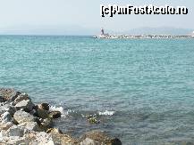 [P02] Aproape de locul unde am stat. Farul care ghideaza vapoarele in port » foto by verobutterfly
 - 
<span class="allrVoted glyphicon glyphicon-heart hidden" id="av109081"></span>
<a class="m-l-10 hidden" id="sv109081" onclick="voting_Foto_DelVot(,109081,9243)" role="button">șterge vot <span class="glyphicon glyphicon-remove"></span></a>
<a id="v9109081" class=" c-red"  onclick="voting_Foto_SetVot(109081)" role="button"><span class="glyphicon glyphicon-heart-empty"></span> <b>LIKE</b> = Votează poza</a> <img class="hidden"  id="f109081W9" src="/imagini/loader.gif" border="0" /><span class="AjErrMes hidden" id="e109081ErM"></span>