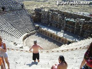 [P60] Amfiteatru, Hieropolis, Pamukkale » foto by maria55 †
 - 
<span class="allrVoted glyphicon glyphicon-heart hidden" id="av391131"></span>
<a class="m-l-10 hidden" id="sv391131" onclick="voting_Foto_DelVot(,391131,9243)" role="button">șterge vot <span class="glyphicon glyphicon-remove"></span></a>
<a id="v9391131" class=" c-red"  onclick="voting_Foto_SetVot(391131)" role="button"><span class="glyphicon glyphicon-heart-empty"></span> <b>LIKE</b> = Votează poza</a> <img class="hidden"  id="f391131W9" src="/imagini/loader.gif" border="0" /><span class="AjErrMes hidden" id="e391131ErM"></span>