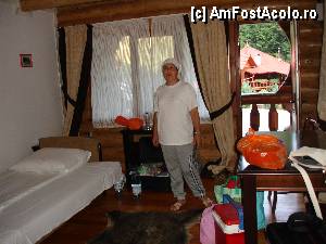 [P24] camera de o persoana pe unde se intra in cabana si din asta intri in cam dubla si apoi la toaleta deci practic tre sa treci prin cam duvbla sa ajungi la baie » foto by susu
 - 
<span class="allrVoted glyphicon glyphicon-heart hidden" id="av367628"></span>
<a class="m-l-10 hidden" id="sv367628" onclick="voting_Foto_DelVot(,367628,9254)" role="button">șterge vot <span class="glyphicon glyphicon-remove"></span></a>
<a id="v9367628" class=" c-red"  onclick="voting_Foto_SetVot(367628)" role="button"><span class="glyphicon glyphicon-heart-empty"></span> <b>LIKE</b> = Votează poza</a> <img class="hidden"  id="f367628W9" src="/imagini/loader.gif" border="0" /><span class="AjErrMes hidden" id="e367628ErM"></span>