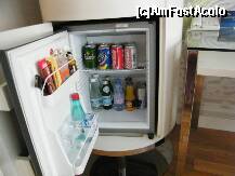 [P24] minibarul din camera, nu foarte bogat dar cu preturi destul de ridicate » foto by C.Todi
 - 
<span class="allrVoted glyphicon glyphicon-heart hidden" id="av216452"></span>
<a class="m-l-10 hidden" id="sv216452" onclick="voting_Foto_DelVot(,216452,9265)" role="button">șterge vot <span class="glyphicon glyphicon-remove"></span></a>
<a id="v9216452" class=" c-red"  onclick="voting_Foto_SetVot(216452)" role="button"><span class="glyphicon glyphicon-heart-empty"></span> <b>LIKE</b> = Votează poza</a> <img class="hidden"  id="f216452W9" src="/imagini/loader.gif" border="0" /><span class="AjErrMes hidden" id="e216452ErM"></span>