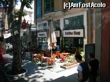 [P08] terasa hotelului inspre strada principala » foto by C.Todi
 - 
<span class="allrVoted glyphicon glyphicon-heart hidden" id="av216436"></span>
<a class="m-l-10 hidden" id="sv216436" onclick="voting_Foto_DelVot(,216436,9265)" role="button">șterge vot <span class="glyphicon glyphicon-remove"></span></a>
<a id="v9216436" class=" c-red"  onclick="voting_Foto_SetVot(216436)" role="button"><span class="glyphicon glyphicon-heart-empty"></span> <b>LIKE</b> = Votează poza</a> <img class="hidden"  id="f216436W9" src="/imagini/loader.gif" border="0" /><span class="AjErrMes hidden" id="e216436ErM"></span>