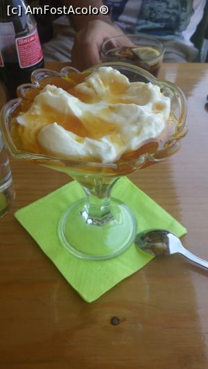 [P29] Iaurtul cu miere - desert delicios specific grecilor » foto by Danutzza
 - 
<span class="allrVoted glyphicon glyphicon-heart hidden" id="av944255"></span>
<a class="m-l-10 hidden" id="sv944255" onclick="voting_Foto_DelVot(,944255,9283)" role="button">șterge vot <span class="glyphicon glyphicon-remove"></span></a>
<a id="v9944255" class=" c-red"  onclick="voting_Foto_SetVot(944255)" role="button"><span class="glyphicon glyphicon-heart-empty"></span> <b>LIKE</b> = Votează poza</a> <img class="hidden"  id="f944255W9" src="/imagini/loader.gif" border="0" /><span class="AjErrMes hidden" id="e944255ErM"></span>