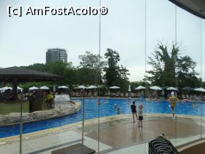 [P08] Stând la piscina interioară și uitându-ne cum plouă » foto by Kavarnap
 - 
<span class="allrVoted glyphicon glyphicon-heart hidden" id="av1238414"></span>
<a class="m-l-10 hidden" id="sv1238414" onclick="voting_Foto_DelVot(,1238414,9284)" role="button">șterge vot <span class="glyphicon glyphicon-remove"></span></a>
<a id="v91238414" class=" c-red"  onclick="voting_Foto_SetVot(1238414)" role="button"><span class="glyphicon glyphicon-heart-empty"></span> <b>LIKE</b> = Votează poza</a> <img class="hidden"  id="f1238414W9" src="/imagini/loader.gif" border="0" /><span class="AjErrMes hidden" id="e1238414ErM"></span>