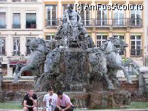 [P05] statuia din Piața des Terreaux, foarte frumoasă » foto by Larissa
 - 
<span class="allrVoted glyphicon glyphicon-heart hidden" id="av217818"></span>
<a class="m-l-10 hidden" id="sv217818" onclick="voting_Foto_DelVot(,217818,9297)" role="button">șterge vot <span class="glyphicon glyphicon-remove"></span></a>
<a id="v9217818" class=" c-red"  onclick="voting_Foto_SetVot(217818)" role="button"><span class="glyphicon glyphicon-heart-empty"></span> <b>LIKE</b> = Votează poza</a> <img class="hidden"  id="f217818W9" src="/imagini/loader.gif" border="0" /><span class="AjErrMes hidden" id="e217818ErM"></span>