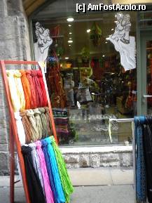 [P01] esarfe viu colorate la unul din souvenir shop-urile din orasul vechi » foto by roxana.tomina
 - 
<span class="allrVoted glyphicon glyphicon-heart hidden" id="av320054"></span>
<a class="m-l-10 hidden" id="sv320054" onclick="voting_Foto_DelVot(,320054,9297)" role="button">șterge vot <span class="glyphicon glyphicon-remove"></span></a>
<a id="v9320054" class=" c-red"  onclick="voting_Foto_SetVot(320054)" role="button"><span class="glyphicon glyphicon-heart-empty"></span> <b>LIKE</b> = Votează poza</a> <img class="hidden"  id="f320054W9" src="/imagini/loader.gif" border="0" /><span class="AjErrMes hidden" id="e320054ErM"></span>