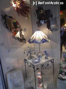 [P12] obiecte decorative din sticla si mic mobilier la un magazin local » foto by roxana.tomina
 - 
<span class="allrVoted glyphicon glyphicon-heart hidden" id="av320068"></span>
<a class="m-l-10 hidden" id="sv320068" onclick="voting_Foto_DelVot(,320068,9297)" role="button">șterge vot <span class="glyphicon glyphicon-remove"></span></a>
<a id="v9320068" class=" c-red"  onclick="voting_Foto_SetVot(320068)" role="button"><span class="glyphicon glyphicon-heart-empty"></span> <b>LIKE</b> = Votează poza</a> <img class="hidden"  id="f320068W9" src="/imagini/loader.gif" border="0" /><span class="AjErrMes hidden" id="e320068ErM"></span>