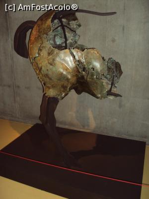 [P42] Musée de la Civilisation Gallo-Romaine - fragment de statuie ecvestră din bronz » foto by Carmen Ion
 - 
<span class="allrVoted glyphicon glyphicon-heart hidden" id="av929864"></span>
<a class="m-l-10 hidden" id="sv929864" onclick="voting_Foto_DelVot(,929864,9297)" role="button">șterge vot <span class="glyphicon glyphicon-remove"></span></a>
<a id="v9929864" class=" c-red"  onclick="voting_Foto_SetVot(929864)" role="button"><span class="glyphicon glyphicon-heart-empty"></span> <b>LIKE</b> = Votează poza</a> <img class="hidden"  id="f929864W9" src="/imagini/loader.gif" border="0" /><span class="AjErrMes hidden" id="e929864ErM"></span>