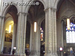[P07] Cathedrale Saint-Jean - interiorul.  » foto by Carmen Ion
 - 
<span class="allrVoted glyphicon glyphicon-heart hidden" id="av930847"></span>
<a class="m-l-10 hidden" id="sv930847" onclick="voting_Foto_DelVot(,930847,9297)" role="button">șterge vot <span class="glyphicon glyphicon-remove"></span></a>
<a id="v9930847" class=" c-red"  onclick="voting_Foto_SetVot(930847)" role="button"><span class="glyphicon glyphicon-heart-empty"></span> <b>LIKE</b> = Votează poza</a> <img class="hidden"  id="f930847W9" src="/imagini/loader.gif" border="0" /><span class="AjErrMes hidden" id="e930847ErM"></span>