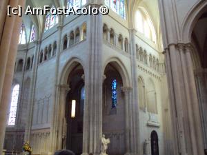 [P09] Cathedrale Saint-Jean - interiorul.  » foto by Carmen Ion
 - 
<span class="allrVoted glyphicon glyphicon-heart hidden" id="av930849"></span>
<a class="m-l-10 hidden" id="sv930849" onclick="voting_Foto_DelVot(,930849,9297)" role="button">șterge vot <span class="glyphicon glyphicon-remove"></span></a>
<a id="v9930849" class=" c-red"  onclick="voting_Foto_SetVot(930849)" role="button"><span class="glyphicon glyphicon-heart-empty"></span> <b>LIKE</b> = Votează poza</a> <img class="hidden"  id="f930849W9" src="/imagini/loader.gif" border="0" /><span class="AjErrMes hidden" id="e930849ErM"></span>
