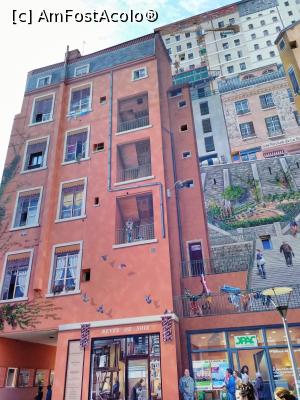 [P20] Fresque des canuts.  » foto by Carmen Ion
 - 
<span class="allrVoted glyphicon glyphicon-heart hidden" id="av931133"></span>
<a class="m-l-10 hidden" id="sv931133" onclick="voting_Foto_DelVot(,931133,9297)" role="button">șterge vot <span class="glyphicon glyphicon-remove"></span></a>
<a id="v9931133" class=" c-red"  onclick="voting_Foto_SetVot(931133)" role="button"><span class="glyphicon glyphicon-heart-empty"></span> <b>LIKE</b> = Votează poza</a> <img class="hidden"  id="f931133W9" src="/imagini/loader.gif" border="0" /><span class="AjErrMes hidden" id="e931133ErM"></span>