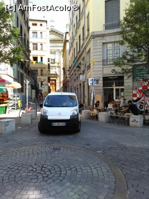 [P24] Stradă în zona ”les pentes”.  » foto by Carmen Ion
 - 
<span class="allrVoted glyphicon glyphicon-heart hidden" id="av931137"></span>
<a class="m-l-10 hidden" id="sv931137" onclick="voting_Foto_DelVot(,931137,9297)" role="button">șterge vot <span class="glyphicon glyphicon-remove"></span></a>
<a id="v9931137" class=" c-red"  onclick="voting_Foto_SetVot(931137)" role="button"><span class="glyphicon glyphicon-heart-empty"></span> <b>LIKE</b> = Votează poza</a> <img class="hidden"  id="f931137W9" src="/imagini/loader.gif" border="0" /><span class="AjErrMes hidden" id="e931137ErM"></span>