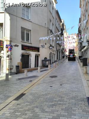 [P25] Stradă în zona ”les pentes”.  » foto by Carmen Ion
 - 
<span class="allrVoted glyphicon glyphicon-heart hidden" id="av931138"></span>
<a class="m-l-10 hidden" id="sv931138" onclick="voting_Foto_DelVot(,931138,9297)" role="button">șterge vot <span class="glyphicon glyphicon-remove"></span></a>
<a id="v9931138" class=" c-red"  onclick="voting_Foto_SetVot(931138)" role="button"><span class="glyphicon glyphicon-heart-empty"></span> <b>LIKE</b> = Votează poza</a> <img class="hidden"  id="f931138W9" src="/imagini/loader.gif" border="0" /><span class="AjErrMes hidden" id="e931138ErM"></span>
