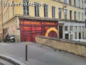 [P27] Stradă în zona ”les pentes” - o sală de spectacole.  » foto by Carmen Ion
 - 
<span class="allrVoted glyphicon glyphicon-heart hidden" id="av931140"></span>
<a class="m-l-10 hidden" id="sv931140" onclick="voting_Foto_DelVot(,931140,9297)" role="button">șterge vot <span class="glyphicon glyphicon-remove"></span></a>
<a id="v9931140" class=" c-red"  onclick="voting_Foto_SetVot(931140)" role="button"><span class="glyphicon glyphicon-heart-empty"></span> <b>LIKE</b> = Votează poza</a> <img class="hidden"  id="f931140W9" src="/imagini/loader.gif" border="0" /><span class="AjErrMes hidden" id="e931140ErM"></span>