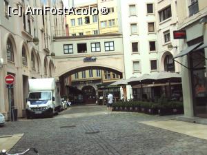 [P12] Passages citadines.  » foto by Carmen Ion
 - 
<span class="allrVoted glyphicon glyphicon-heart hidden" id="av931533"></span>
<a class="m-l-10 hidden" id="sv931533" onclick="voting_Foto_DelVot(,931533,9297)" role="button">șterge vot <span class="glyphicon glyphicon-remove"></span></a>
<a id="v9931533" class=" c-red"  onclick="voting_Foto_SetVot(931533)" role="button"><span class="glyphicon glyphicon-heart-empty"></span> <b>LIKE</b> = Votează poza</a> <img class="hidden"  id="f931533W9" src="/imagini/loader.gif" border="0" /><span class="AjErrMes hidden" id="e931533ErM"></span>