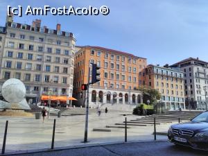 [P39] Place de la Comédie » foto by Carmen Ion
 - 
<span class="allrVoted glyphicon glyphicon-heart hidden" id="av931560"></span>
<a class="m-l-10 hidden" id="sv931560" onclick="voting_Foto_DelVot(,931560,9297)" role="button">șterge vot <span class="glyphicon glyphicon-remove"></span></a>
<a id="v9931560" class=" c-red"  onclick="voting_Foto_SetVot(931560)" role="button"><span class="glyphicon glyphicon-heart-empty"></span> <b>LIKE</b> = Votează poza</a> <img class="hidden"  id="f931560W9" src="/imagini/loader.gif" border="0" /><span class="AjErrMes hidden" id="e931560ErM"></span>
