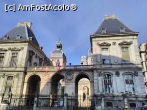 [P43] Partea din spate a clădirii primăriei, dinspre Place de la Comedie » foto by Carmen Ion
 - 
<span class="allrVoted glyphicon glyphicon-heart hidden" id="av931564"></span>
<a class="m-l-10 hidden" id="sv931564" onclick="voting_Foto_DelVot(,931564,9297)" role="button">șterge vot <span class="glyphicon glyphicon-remove"></span></a>
<a id="v9931564" class=" c-red"  onclick="voting_Foto_SetVot(931564)" role="button"><span class="glyphicon glyphicon-heart-empty"></span> <b>LIKE</b> = Votează poza</a> <img class="hidden"  id="f931564W9" src="/imagini/loader.gif" border="0" /><span class="AjErrMes hidden" id="e931564ErM"></span>