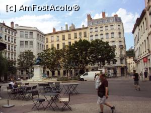 [P54] Place Ampère, cu statuia celebrului savant.  » foto by Carmen Ion
 - 
<span class="allrVoted glyphicon glyphicon-heart hidden" id="av931575"></span>
<a class="m-l-10 hidden" id="sv931575" onclick="voting_Foto_DelVot(,931575,9297)" role="button">șterge vot <span class="glyphicon glyphicon-remove"></span></a>
<a id="v9931575" class=" c-red"  onclick="voting_Foto_SetVot(931575)" role="button"><span class="glyphicon glyphicon-heart-empty"></span> <b>LIKE</b> = Votează poza</a> <img class="hidden"  id="f931575W9" src="/imagini/loader.gif" border="0" /><span class="AjErrMes hidden" id="e931575ErM"></span>