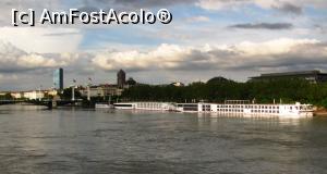 [P28] Nave de pasageri pe raul Rhône » foto by Radu Tudoran
 - 
<span class="allrVoted glyphicon glyphicon-heart hidden" id="av762666"></span>
<a class="m-l-10 hidden" id="sv762666" onclick="voting_Foto_DelVot(,762666,9297)" role="button">șterge vot <span class="glyphicon glyphicon-remove"></span></a>
<a id="v9762666" class=" c-red"  onclick="voting_Foto_SetVot(762666)" role="button"><span class="glyphicon glyphicon-heart-empty"></span> <b>LIKE</b> = Votează poza</a> <img class="hidden"  id="f762666W9" src="/imagini/loader.gif" border="0" /><span class="AjErrMes hidden" id="e762666ErM"></span>