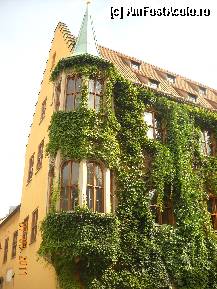 [P09] La Fuggerei - detaliu casa » foto by cryss27
 - 
<span class="allrVoted glyphicon glyphicon-heart hidden" id="av288768"></span>
<a class="m-l-10 hidden" id="sv288768" onclick="voting_Foto_DelVot(,288768,9315)" role="button">șterge vot <span class="glyphicon glyphicon-remove"></span></a>
<a id="v9288768" class=" c-red"  onclick="voting_Foto_SetVot(288768)" role="button"><span class="glyphicon glyphicon-heart-empty"></span> <b>LIKE</b> = Votează poza</a> <img class="hidden"  id="f288768W9" src="/imagini/loader.gif" border="0" /><span class="AjErrMes hidden" id="e288768ErM"></span>
