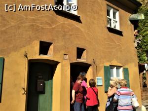 [P18] Fuggerei - toata lumea este curioasa » foto by mishu
 - 
<span class="allrVoted glyphicon glyphicon-heart hidden" id="av1189114"></span>
<a class="m-l-10 hidden" id="sv1189114" onclick="voting_Foto_DelVot(,1189114,9315)" role="button">șterge vot <span class="glyphicon glyphicon-remove"></span></a>
<a id="v91189114" class=" c-red"  onclick="voting_Foto_SetVot(1189114)" role="button"><span class="glyphicon glyphicon-heart-empty"></span> <b>LIKE</b> = Votează poza</a> <img class="hidden"  id="f1189114W9" src="/imagini/loader.gif" border="0" /><span class="AjErrMes hidden" id="e1189114ErM"></span>