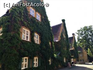 [P21] Fuggerei - cum vi se par casele ? » foto by mishu
 - 
<span class="allrVoted glyphicon glyphicon-heart hidden" id="av1189117"></span>
<a class="m-l-10 hidden" id="sv1189117" onclick="voting_Foto_DelVot(,1189117,9315)" role="button">șterge vot <span class="glyphicon glyphicon-remove"></span></a>
<a id="v91189117" class=" c-red"  onclick="voting_Foto_SetVot(1189117)" role="button"><span class="glyphicon glyphicon-heart-empty"></span> <b>LIKE</b> = Votează poza</a> <img class="hidden"  id="f1189117W9" src="/imagini/loader.gif" border="0" /><span class="AjErrMes hidden" id="e1189117ErM"></span>