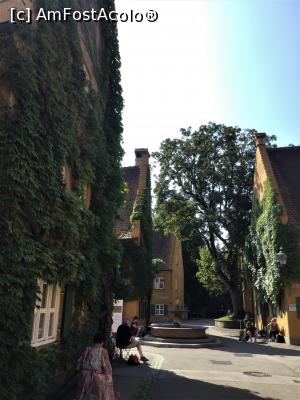 [P22] Fuggerei - Artisti la lucru » foto by mishu
 - 
<span class="allrVoted glyphicon glyphicon-heart hidden" id="av1189118"></span>
<a class="m-l-10 hidden" id="sv1189118" onclick="voting_Foto_DelVot(,1189118,9315)" role="button">șterge vot <span class="glyphicon glyphicon-remove"></span></a>
<a id="v91189118" class=" c-red"  onclick="voting_Foto_SetVot(1189118)" role="button"><span class="glyphicon glyphicon-heart-empty"></span> <b>LIKE</b> = Votează poza</a> <img class="hidden"  id="f1189118W9" src="/imagini/loader.gif" border="0" /><span class="AjErrMes hidden" id="e1189118ErM"></span>