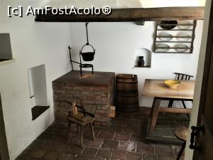[P31] Fuggerei - interior casa veche, bucataria » foto by mishu
 - 
<span class="allrVoted glyphicon glyphicon-heart hidden" id="av1189127"></span>
<a class="m-l-10 hidden" id="sv1189127" onclick="voting_Foto_DelVot(,1189127,9315)" role="button">șterge vot <span class="glyphicon glyphicon-remove"></span></a>
<a id="v91189127" class=" c-red"  onclick="voting_Foto_SetVot(1189127)" role="button"><span class="glyphicon glyphicon-heart-empty"></span> <b>LIKE</b> = Votează poza</a> <img class="hidden"  id="f1189127W9" src="/imagini/loader.gif" border="0" /><span class="AjErrMes hidden" id="e1189127ErM"></span>