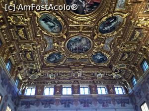 [P25] Primaria din Augsburg - din nou sala principala » foto by mishu
 - 
<span class="allrVoted glyphicon glyphicon-heart hidden" id="av1190527"></span>
<a class="m-l-10 hidden" id="sv1190527" onclick="voting_Foto_DelVot(,1190527,9315)" role="button">șterge vot <span class="glyphicon glyphicon-remove"></span></a>
<a id="v91190527" class=" c-red"  onclick="voting_Foto_SetVot(1190527)" role="button"><span class="glyphicon glyphicon-heart-empty"></span> <b>LIKE</b> = Votează poza</a> <img class="hidden"  id="f1190527W9" src="/imagini/loader.gif" border="0" /><span class="AjErrMes hidden" id="e1190527ErM"></span>